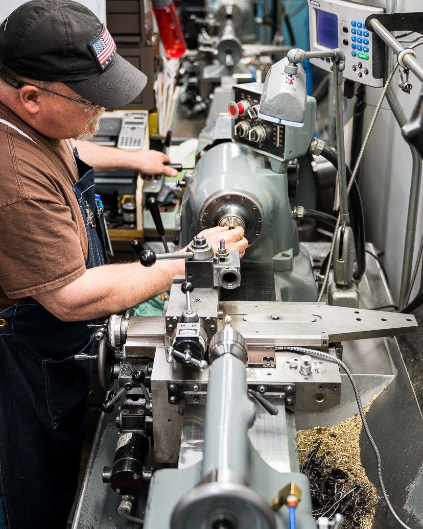 Leupold employee making scope