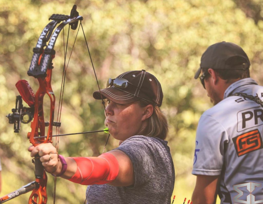 Shauna Morgan Superior Archery 1025x794