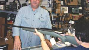 Customer trying rifle fit e991f65cda8cad0d03a7ea8cd2674507 201012 082501