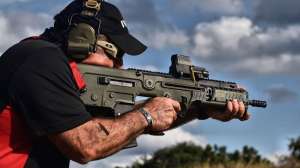 Debrief IWI 1 offhand shots with bullpup can be more stable for some than with AR15 e991f65cda8cad0d03a7ea8cd2674507