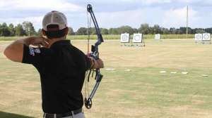 Shooting long range targets Genesis bow e991f65cda8cad0d03a7ea8cd2674507