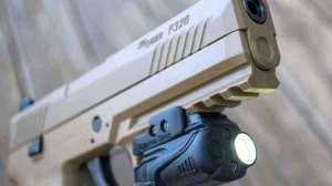 Sig Sauer2 P320 Airgun with light