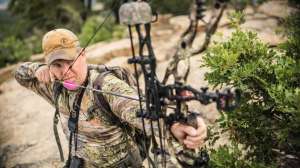 Cropped Easton archery hunter 1