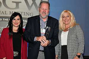 8142e0f5 29bf 4f69 9a3a bd189dad40e2 2019 Leadership Award PR e991f65cda8cad0d03a7ea8cd2674507