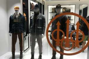 Beretta popup store in Lennox Square Mall in Atlanta f4159788da6a13a05c7755e7e3b29890