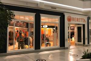 Beretta popup store in Mall of America Minneapolis f4159788da6a13a05c7755e7e3b29890