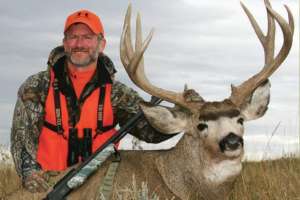 Bob Robb profile with mule deer e991f65cda8cad0d03a7ea8cd2674507 200401 112501