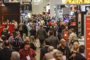 SHOT Show crowd e991f65cda8cad0d03a7ea8cd2674507 201028 212503
