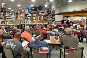Web Melissa giving seminar at Fleet Farm f4159788da6a13a05c7755e7e3b29890